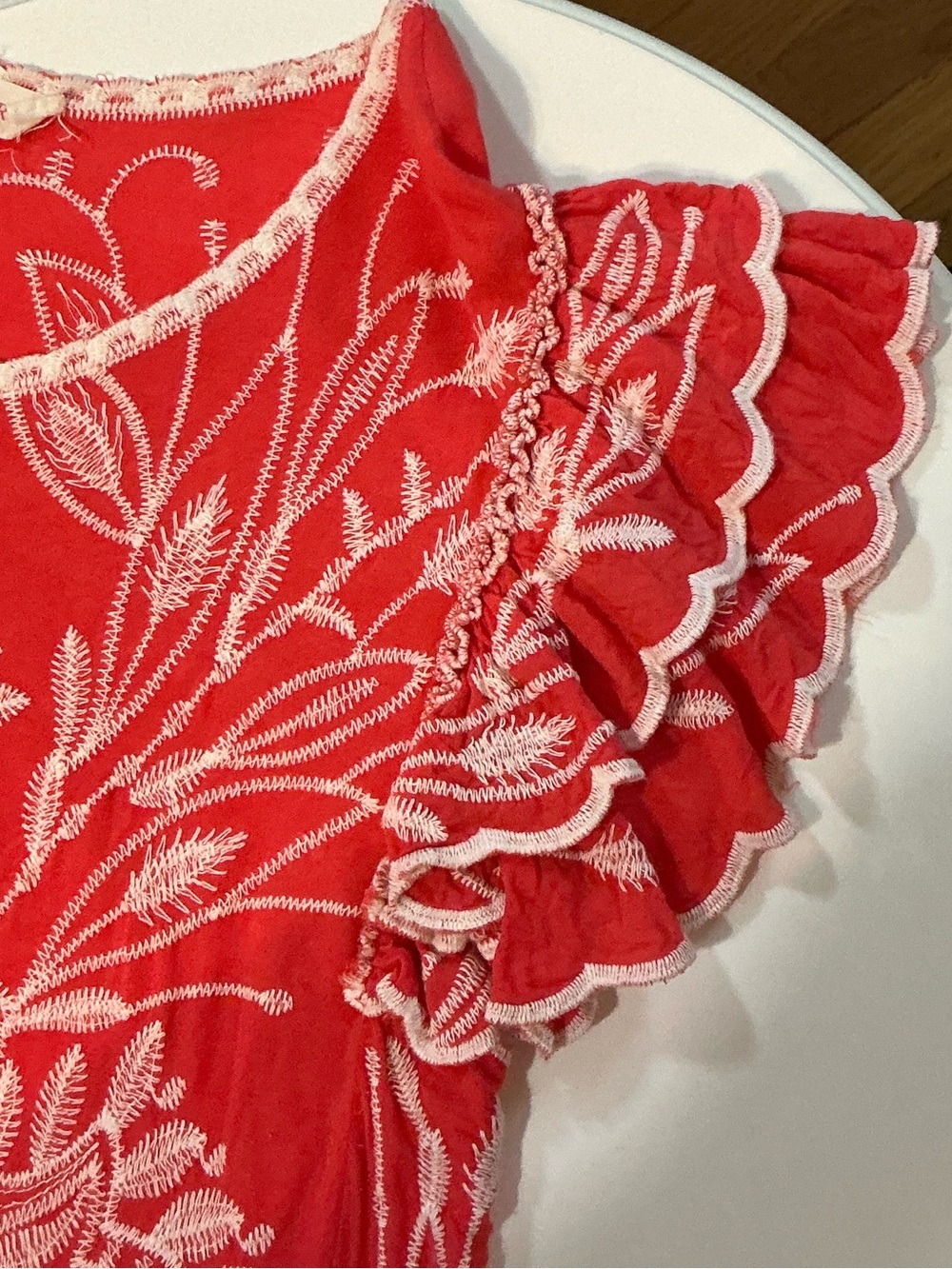 Solitaire Coral Red & White Embroidered Ruffled Short Sleeve Blouse Size Large - Picture 7 of 14